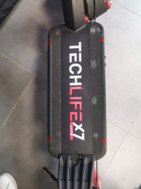 Hulajnoga elektryczna Techlife X7 Lite | Powystawowa Hulajnoga elektryczna Techlife X7 Lite | Powystawowa